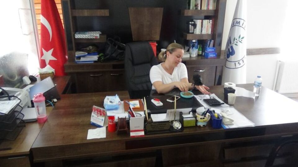 Makam odasında ilginç görüntü!