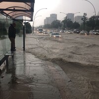 Başkent sele teslim... Çok sayıda araç ve vatandaş yolda kaldı