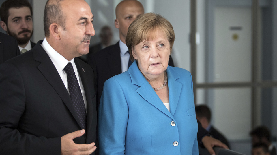 Merkel'den Erdoğan'a Almanya daveti!