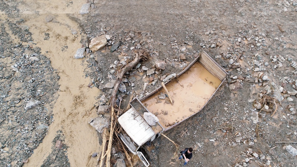 Baba-oğul sarılıp ölümü bekledi