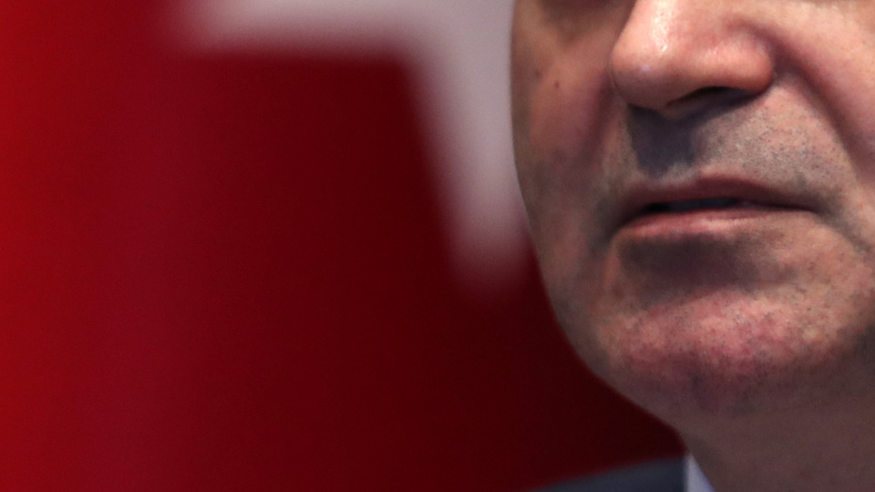 Bakan Çelik'ten Macron'a eleştiri!