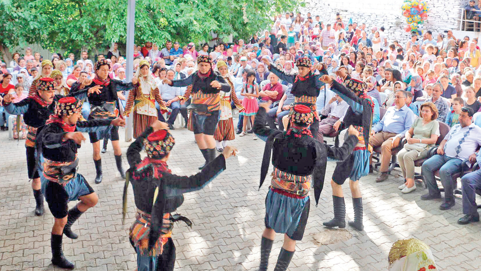 Bayındır Kiraz Şenliği pazar günü başlıyor