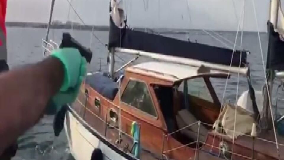 Yunanistan'dan gelen teknelere baskın!