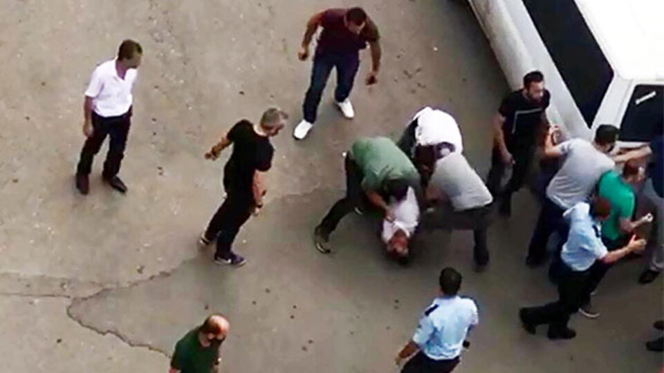 Sivil polis ile sürücü arasında yol verme gerginliği