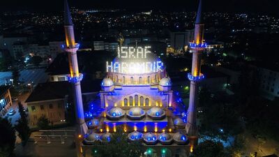 Sahurda ezan okunurken yemek - içmek orucu bozar mı?