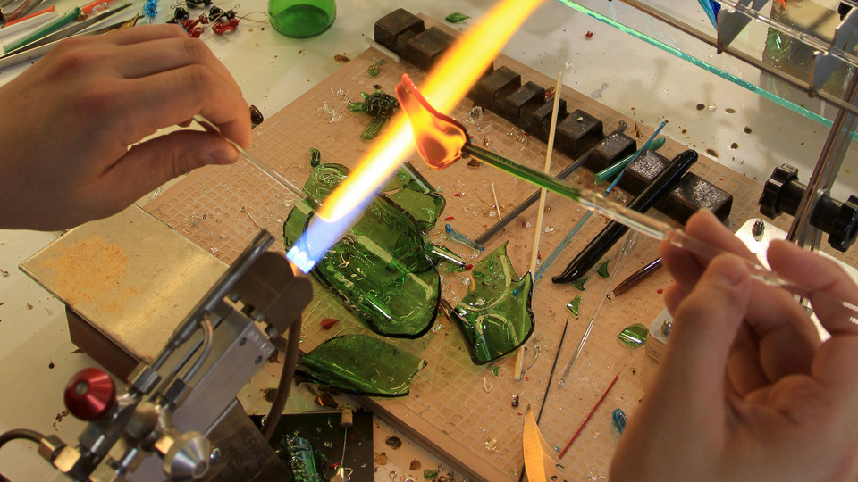 Çöpteki camdan 45 milyon lira çıktı