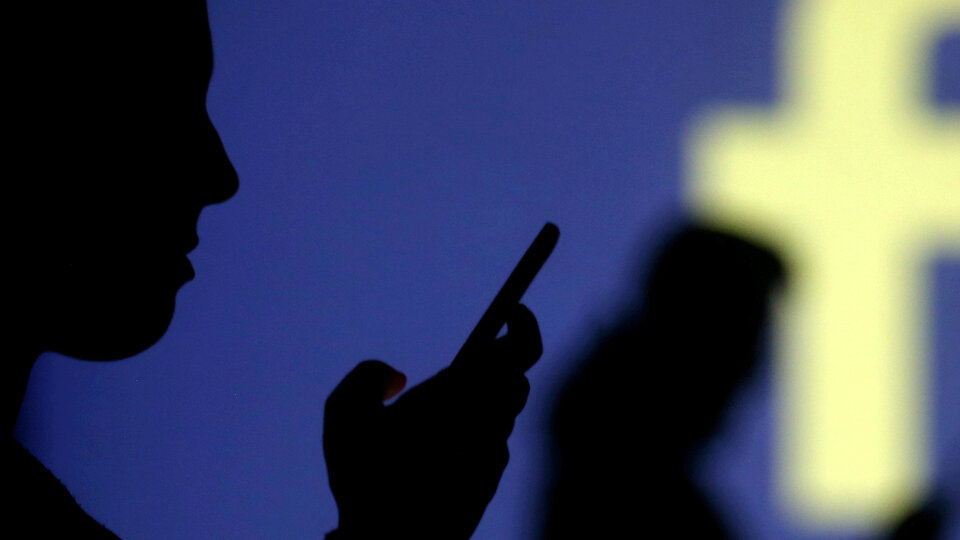 Facebook canlı yayında intiharları nasıl engelleyecek?