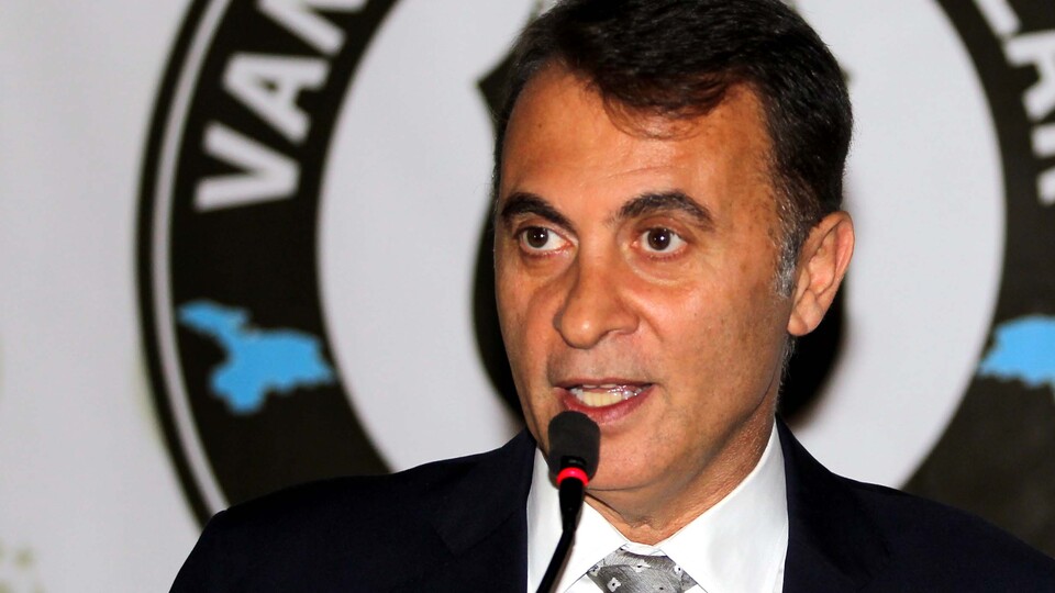 Fikret Orman Van'da iftara katıldı