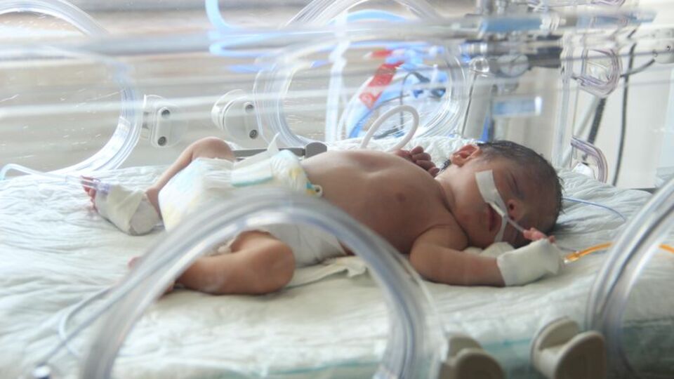 Ölen annesinin karnından çıkarıldı