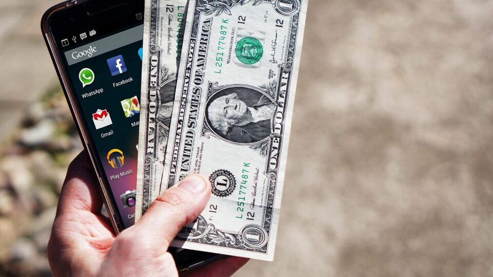 WhatsApp, Facebook ve Twitter'a günlük vergi koydu!