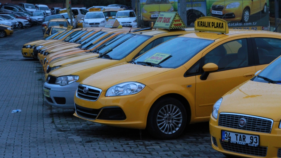 UBER yasaklandı! Taksi plakası fiyatları uçtu