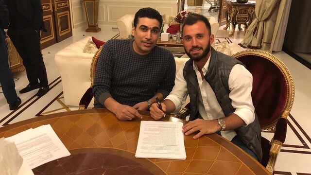 Emre Çolak imzayı attı