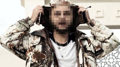 Ünlü şarkıcı tutuklandı!