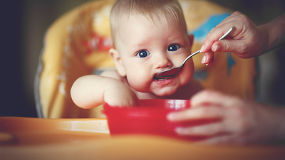 Gergin annenin çocuğu az yemek yiyor!