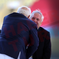 Aziz Yıldırım kürsüye geldi: "Ben buradayım, rahat olun"