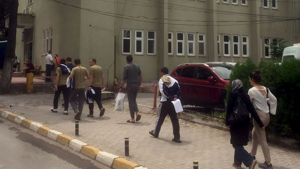 Denizli'de kışlada gıda zehirlenmesi şüphesi!