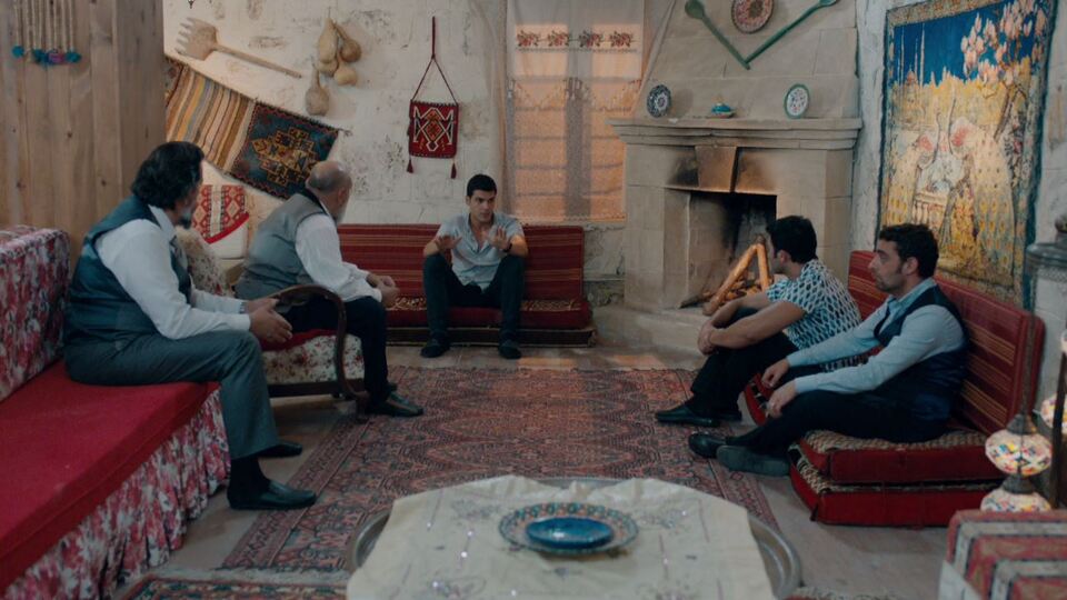 Hazar'ın Bella'dan gizlediği sırrı ne?