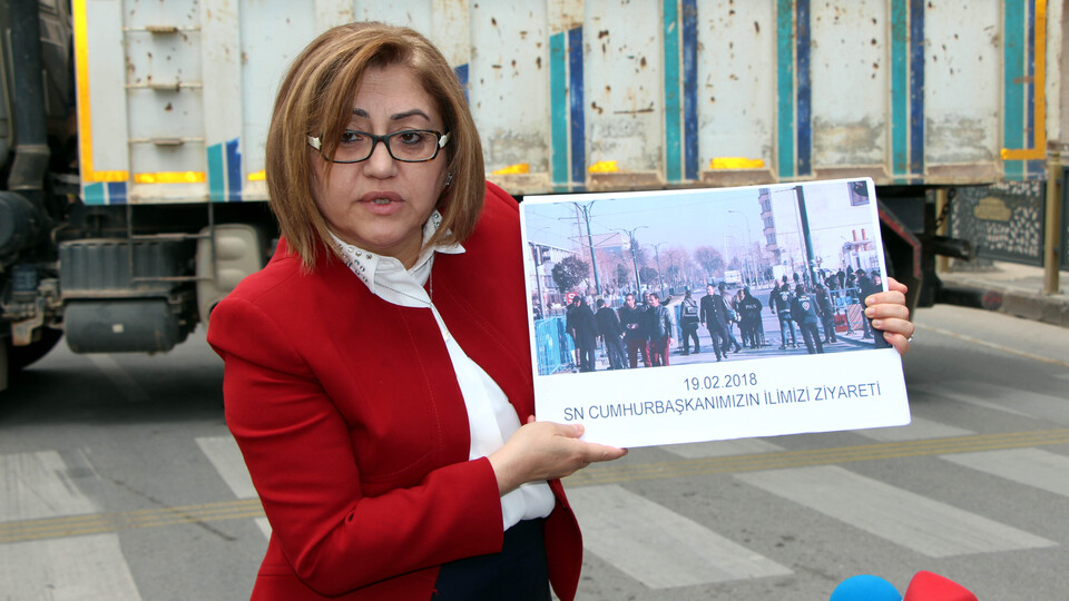 Fatma Şahin'den Meral Akşener'e fotoğraflı yanıt
