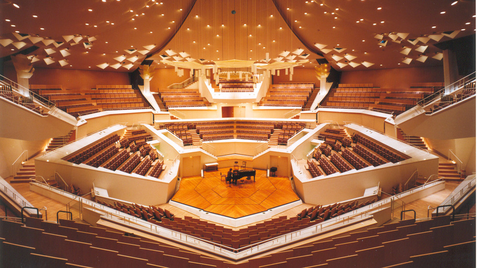 Konserler ışıksız kameramansız cepte