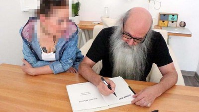 Ünlü karikatürist cumhurbaşkanına hakaretten tutuklandı