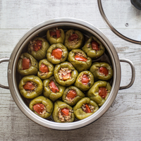 Zeytinyağlı biber dolması