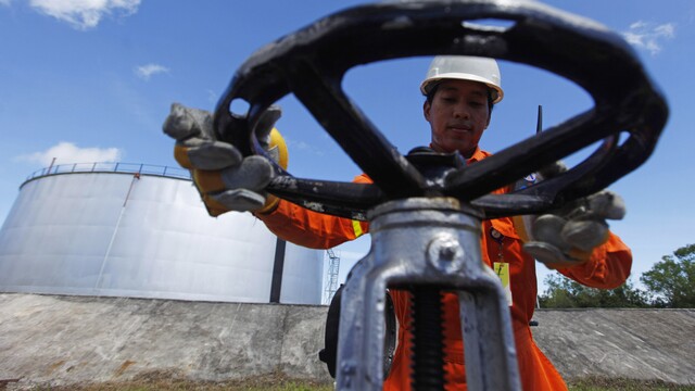 Brent petrolün varili 76,69 dolar
