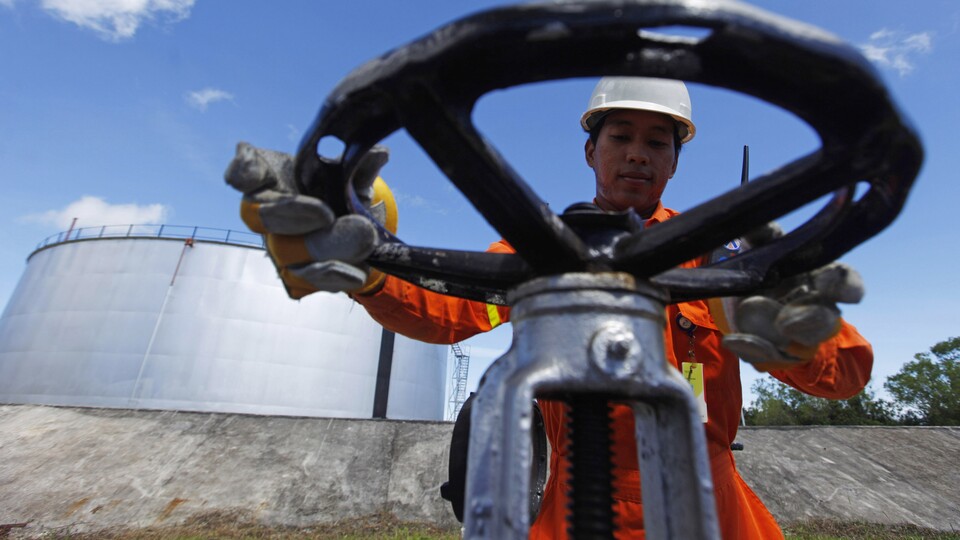 Brent petrolün varili 76,69 dolar