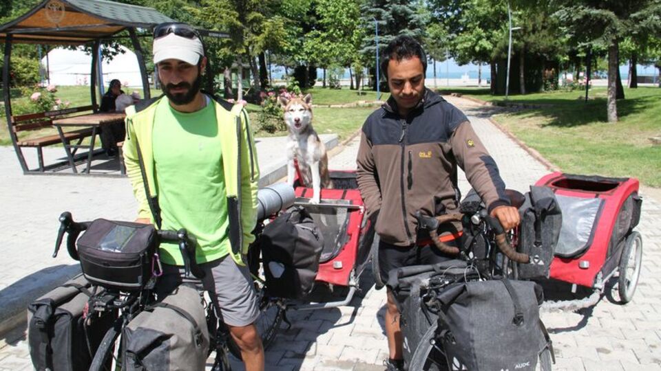 Hayvan hakları için "İki pedal dört pati" yoldalar