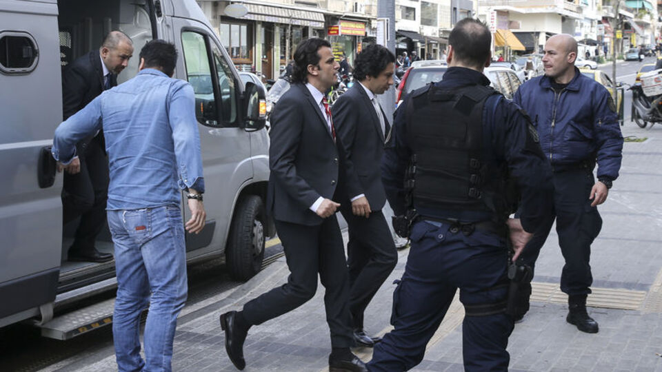 Yunan yargısı, darbecileri serbest bıraktı