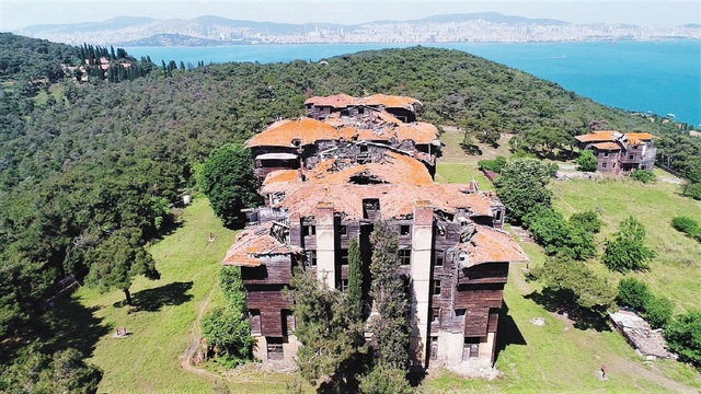 Rum Yetimhanesi restorasyonu bekliyor