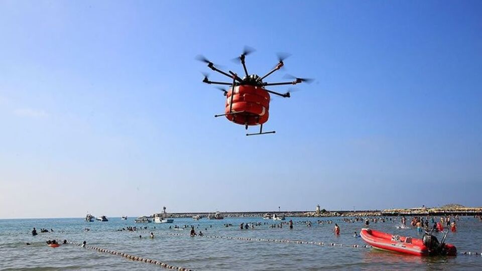 Plajlarda drone'lu cankurtaran