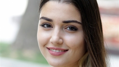 Hande Erçel kimdir?