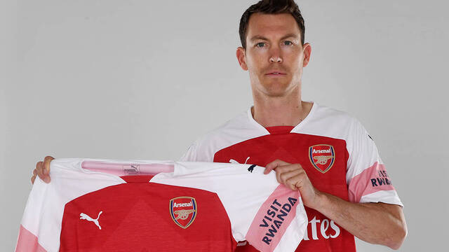 Lichtsteiner'i Arsenal kaptı!