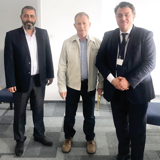 İzmir-Üsküp arasında hava köprüsü kurulmalı
