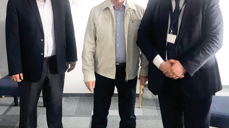 İzmir-Üsküp arasında hava köprüsü kurulmalı
