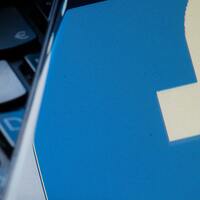 Facebook, 'Çin korkusu'na tuz biber ekti