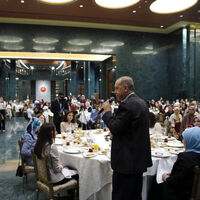 Erdoğan çiftinden Külliye'de gençlerle sahur!