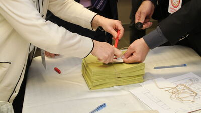 İlk oylar sandıkta!