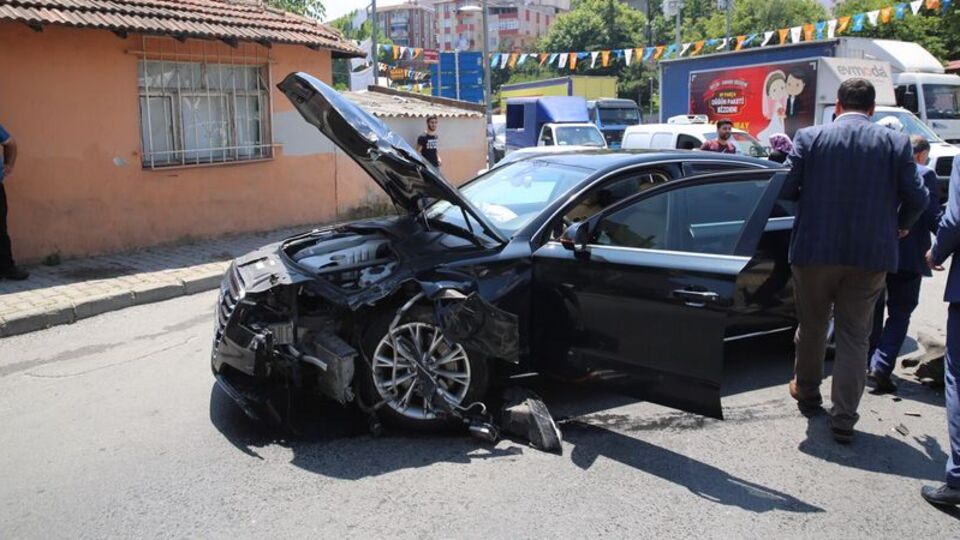 Belediye başkanının makam aracı kaza yaptı! 2 yaralı