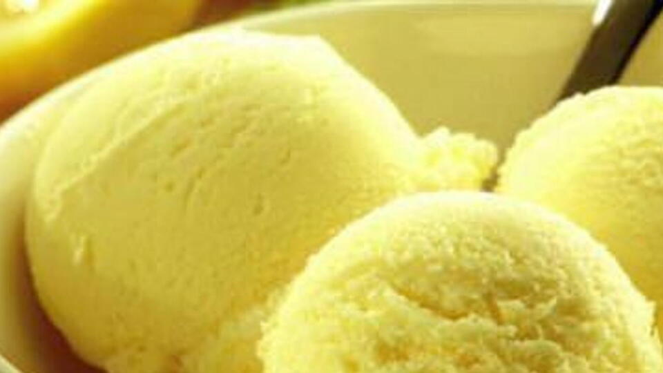 Buz gibi, ekşi limonlu dondurma nasıl yapılır?