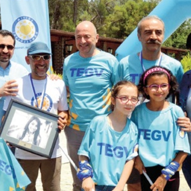 5500 çocuk için 2 milyon adım attı