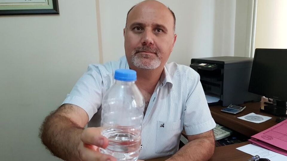 Plastik su şişesi 'silah' sayıldı!