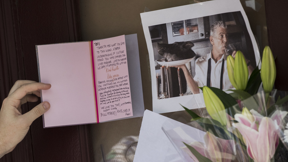 Ünlü sunucu ve şef Bourdain'in intiharında flaş gelişme!