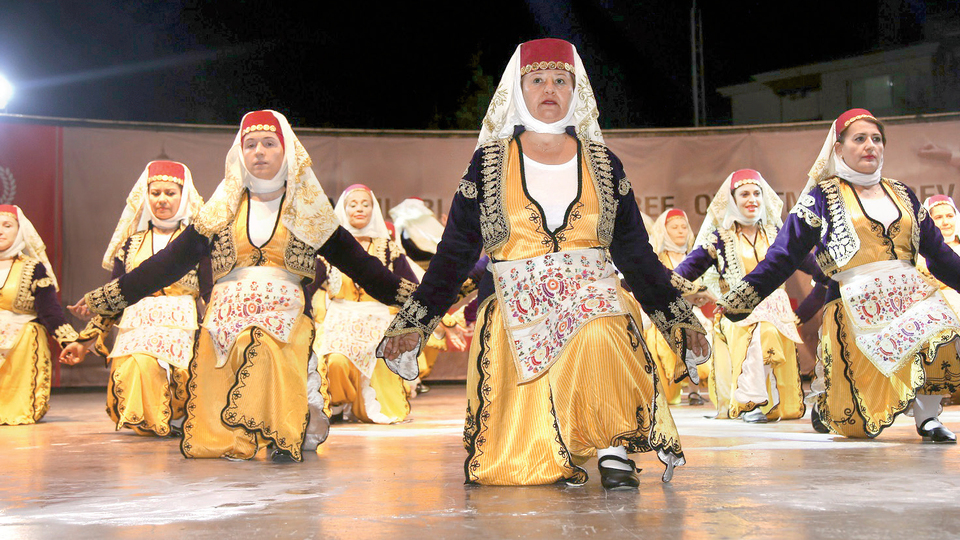 Gaziemir'de Halk Dansları Gecesi