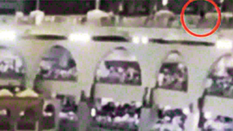 Kabe'de korkunç intihar