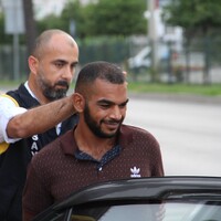 Ünlü şarkıcı cinayetten tutuklandı