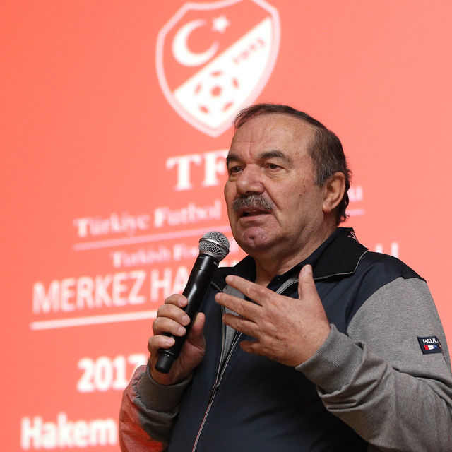 '11 ayım daha V.A.R.!'