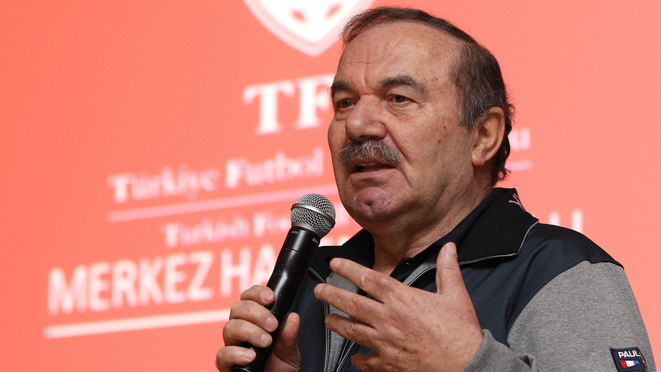 '11 ayım daha V.A.R.!'