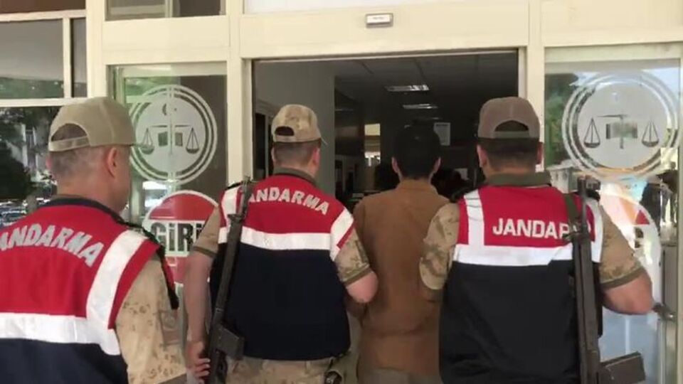 O terörist Türkiye'ye girmeye çalışırken yakalandı