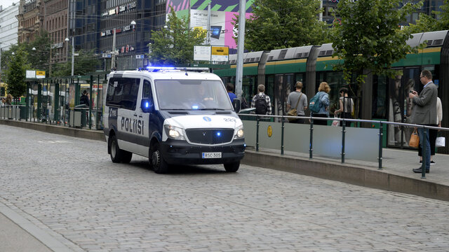 Finlandiya'da polis silahlı saldırganı etkisiz hale getirdi!